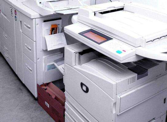 打印机怎么用电脑打印大字(怎么用电脑在打印和上打印出大字)