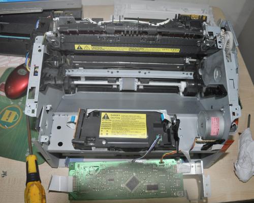 hp1005打印机拆机(hp1005打印机拆机定影膜图解)