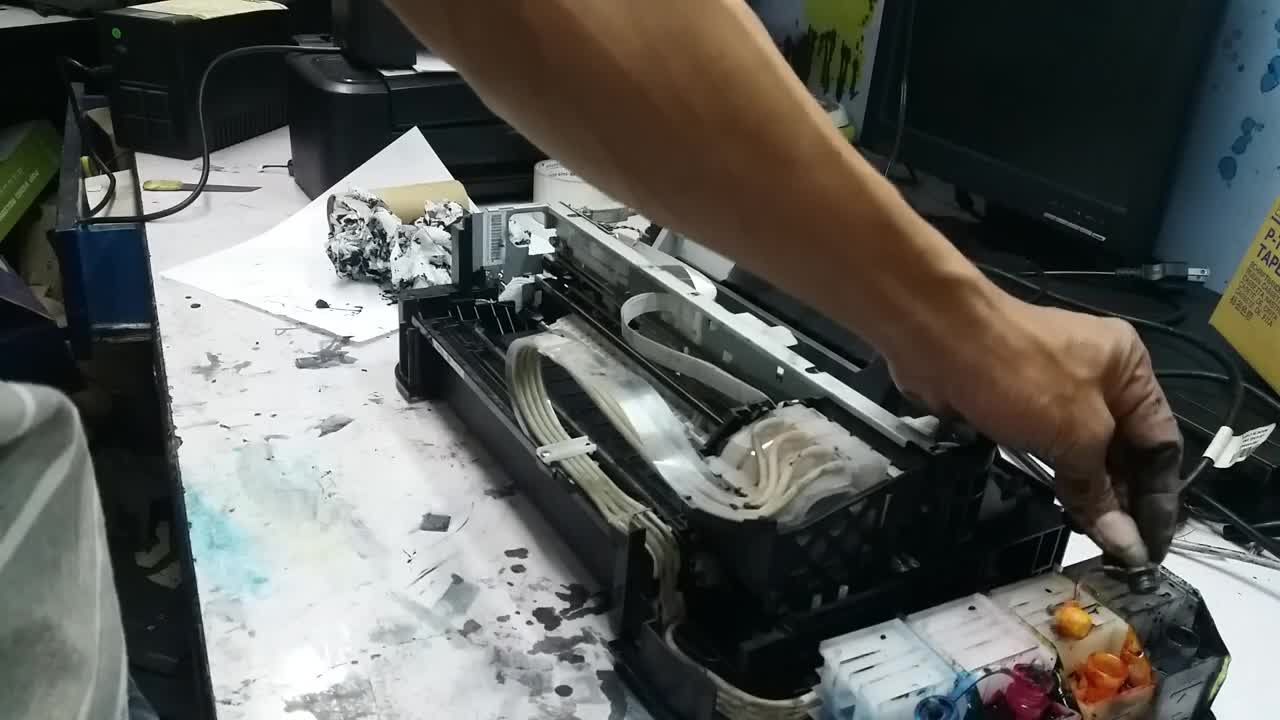 京瓷1025打印机加粉视频(京瓷1025打印机怎么换墨粉)